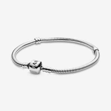 Foto de Pulsera de plata de ley y cierre Pandora en plata de ley 18 cm.