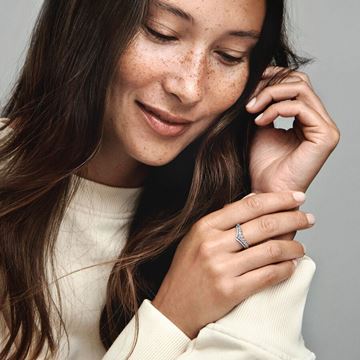 Picture of Anillo Pandora Deseo Pave Flotante. Talla 56