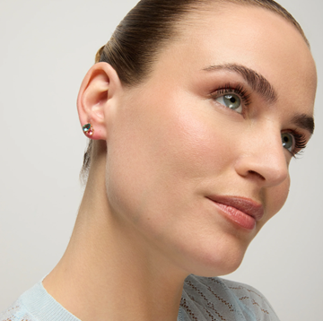 Foto de PENDIENTES LUXENTER DE PLATA DE LEY 925 Y CUARZO HIDROTERMAL MULTICOLOR ACABADO ORO AMARILLO DE 18K - KHATA