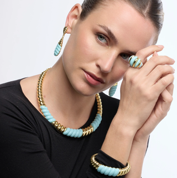 Foto de PENDIENTES LUXENTER ACABADO ORO AMARILLO DE 18K Y RESINA AZUL - RAWIL